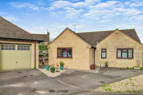 2 bedroom bungalow for sale, West Hay Grove, Kemble