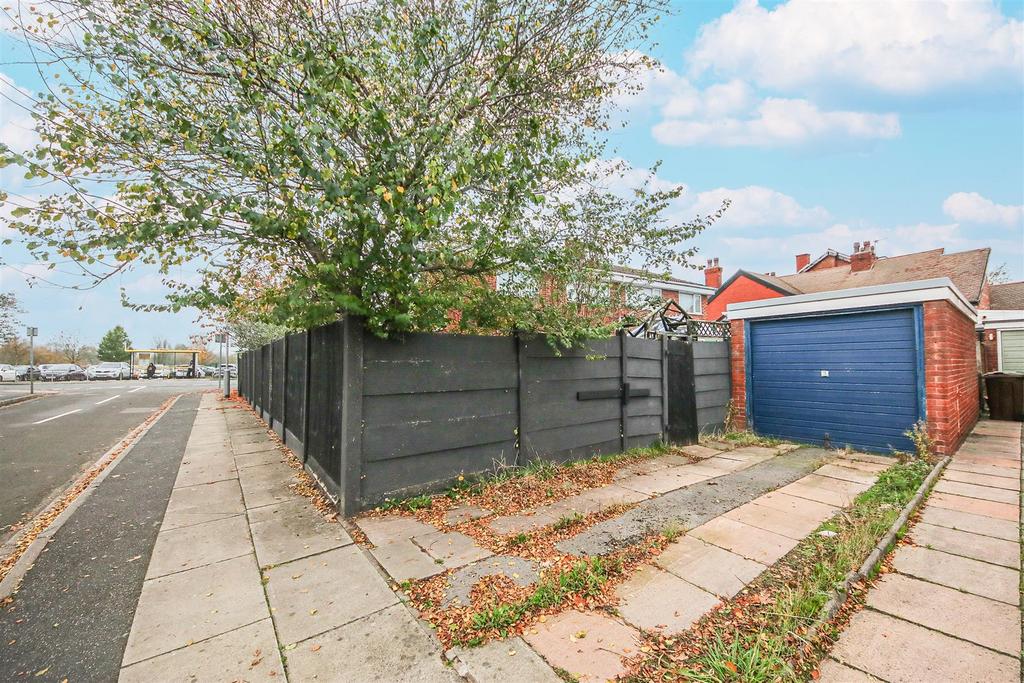 Detached Garage
