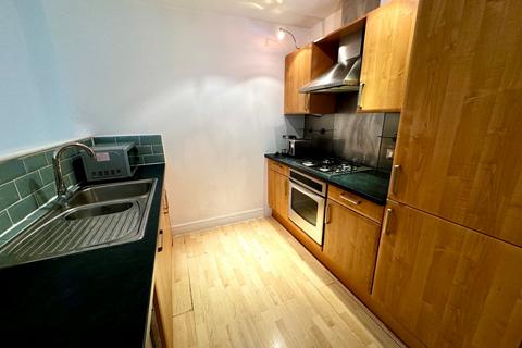 2 bedroom flat to rent, Admiral Court, Bowman Lane, Leeds, West Yorkshire, LS10