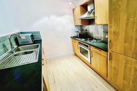 2 bedroom flat to rent, Admiral Court, Brewery Wharf, 8 Bowman Lane, Leeds, LS10