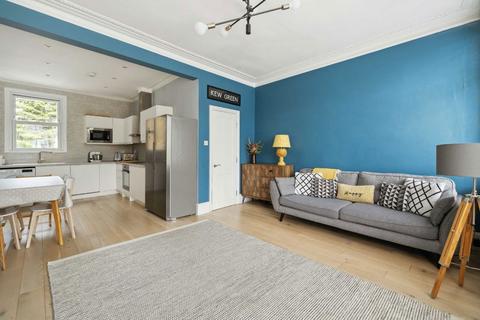 4 bedroom flat for sale, Leythe Road, London W3