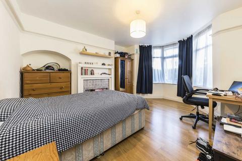 4 bedroom terraced house for sale, Court Way, London W3