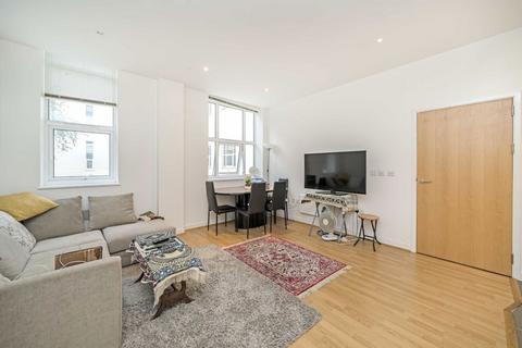 2 bedroom flat for sale, Bromyard Avenue, London W3