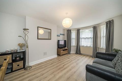 4a Leamington Park, London, W3 6TJ