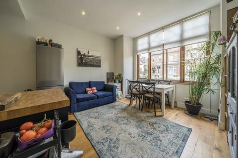 2 bedroom flat for sale, Newburgh Road, London W3