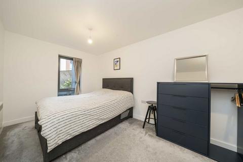 1 bedroom flat for sale, Uxbridge Road, London W3