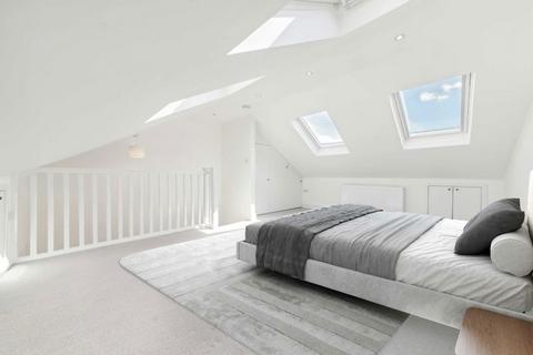 30 Gloucester Road, London, W3 8PD