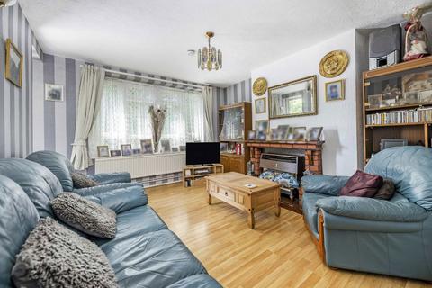 3 bedroom flat for sale, Oak Way, London W3