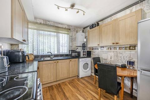 3 bedroom flat for sale, Oak Way, London W3