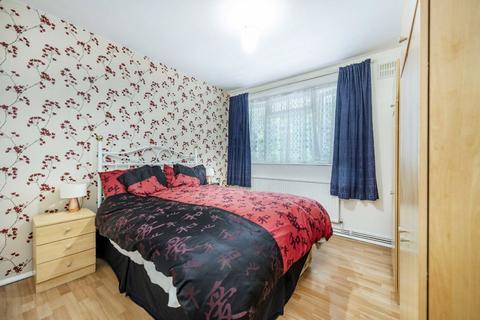 3 bedroom flat for sale, Oak Way, London W3