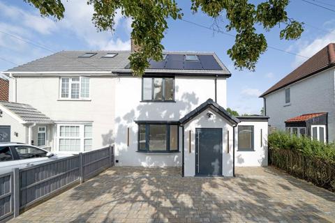 4 bedroom semi-detached house for sale, Saxon Drive, London W3