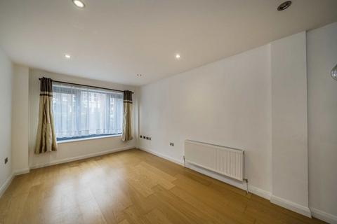 1 bedroom flat to rent, Larden Road, London W3