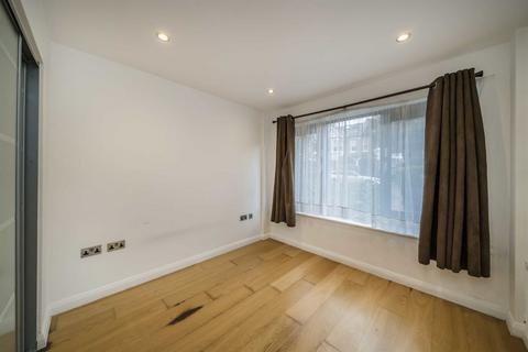 1 bedroom flat to rent, Larden Road, London W3