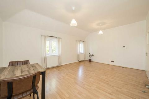 2 bedroom flat for sale, Cumberland Park, London W3