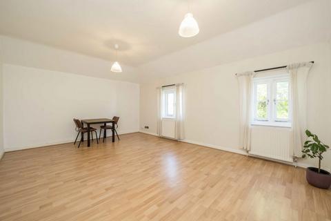 2 bedroom flat for sale, Cumberland Park, London W3