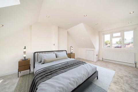186 Gunnersbury Avenue, London, W3 8LB