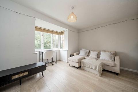 1 bedroom flat for sale, Cotton Avenue, London W3