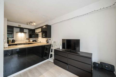 1 bedroom flat for sale, Cotton Avenue, London W3