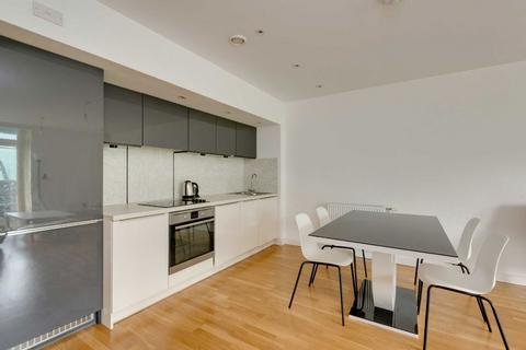 1 bedroom flat for sale, Lakeside Drive, London NW10