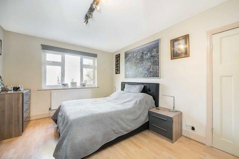 20 Nemoure Road, London, W3 6NZ