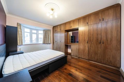 31 Vyner Road, London, W3 7LY