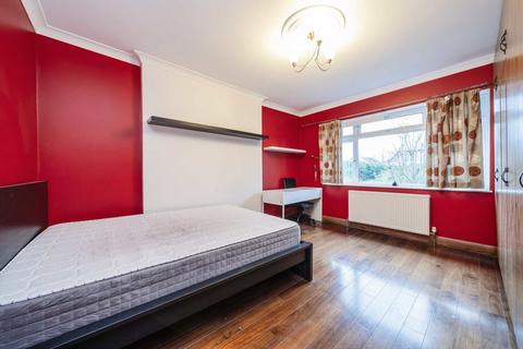 31 Vyner Road, London, W3 7LY