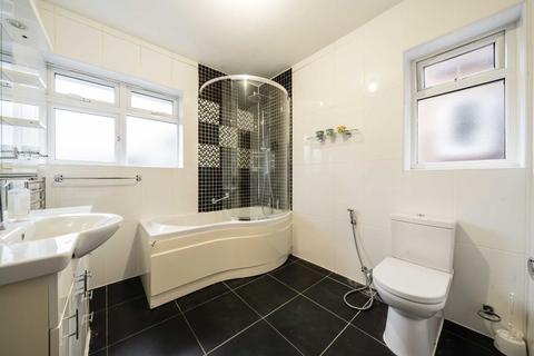 31 Vyner Road, London, W3 7LY