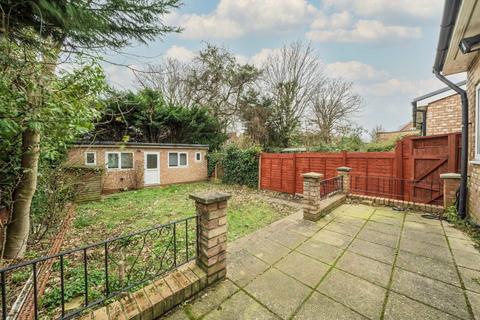 31 Vyner Road, London, W3 7LY