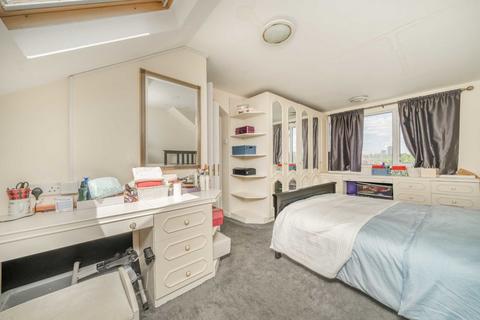 42 Eastfields Road, London, W3 0AG