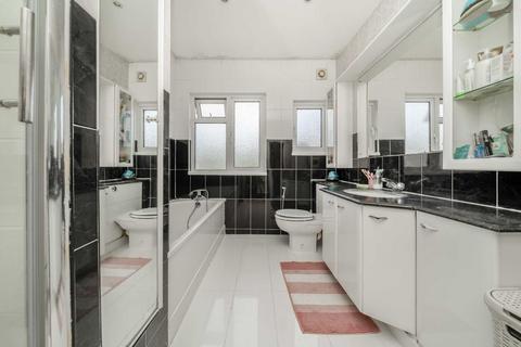 42 Eastfields Road, London, W3 0AG