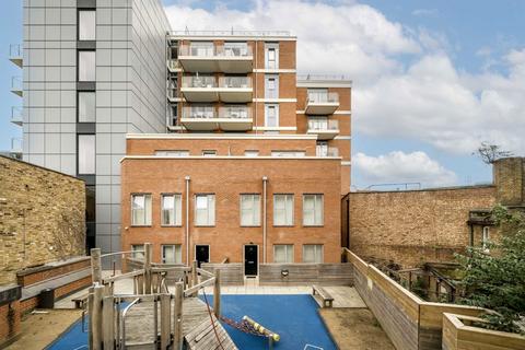 1 bedroom flat for sale, Hoopers Mews, London W3