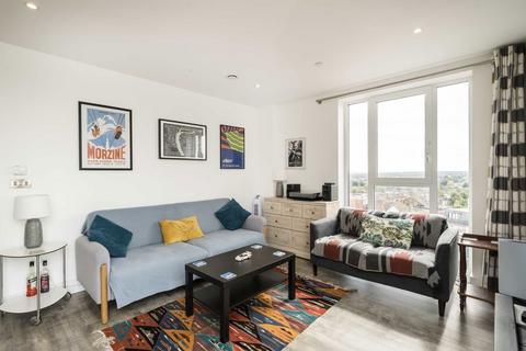 1 bedroom flat for sale, Hoopers Mews, London W3