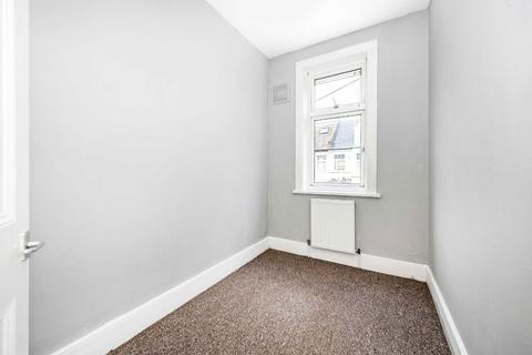 2 bedroom flat for sale, Nemoure Road, London W3