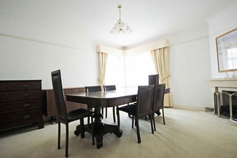 2 bedroom flat to rent, Queens Drive, London W3