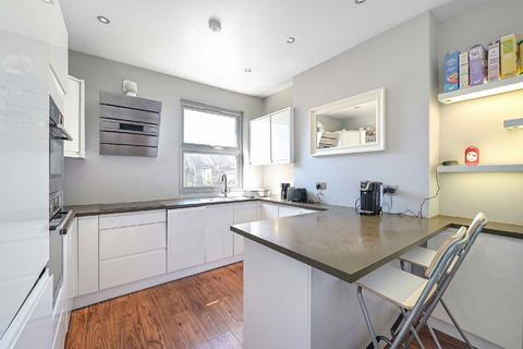 3 bedroom flat for sale, Avenue Road, London W3