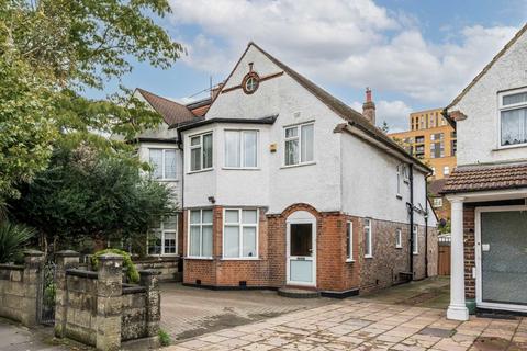 3 bedroom semi-detached house for sale, Glendun Road, London W3