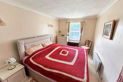 1 bedroom flat for sale, 12 Homesarum House, 49 Wilton Road, Salisbury, Wiltshire, SP2 7HS