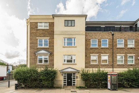 1 bedroom flat to rent, Latchmere Road, London SW11