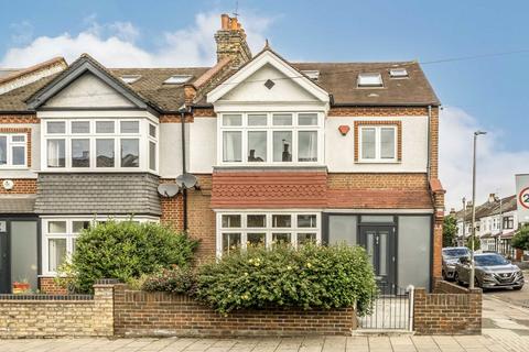 4 bedroom terraced house to rent, Broomwood Road, London SW11