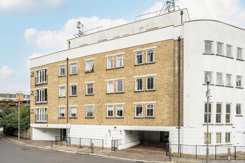 2 bedroom flat to rent, Battersea High Street, London SW11