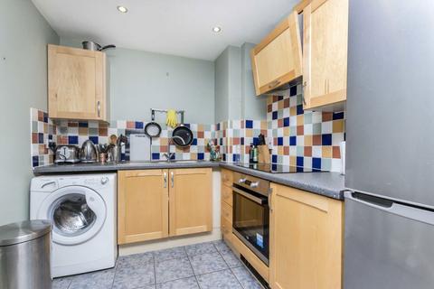 1 bedroom flat to rent, Wandsworth Road, London SW8