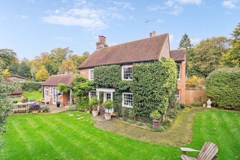 3 bedroom cottage for sale, Hawthorn Lane, Farnham Common SL2