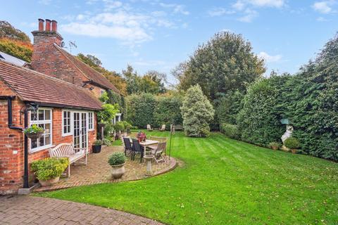 3 bedroom cottage for sale, Hawthorn Lane, Farnham Common SL2