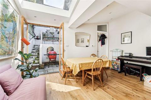 28 Lansdowne Lane, London, SE7 8TJ
