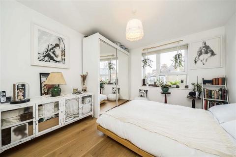 2 bedroom flat for sale, Victoria Way, London SE7