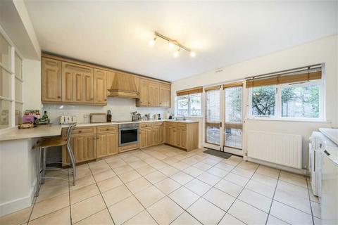 2 bedroom terraced house for sale, Lyveden Road, London SE3