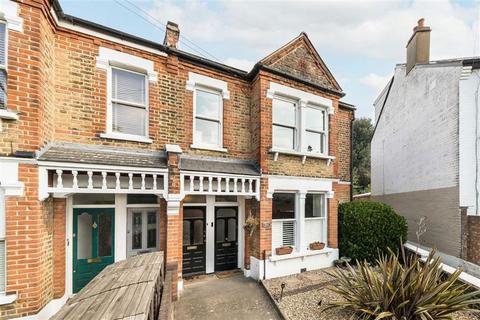 3 bedroom flat for sale, Wyndcliff Road, London SE7