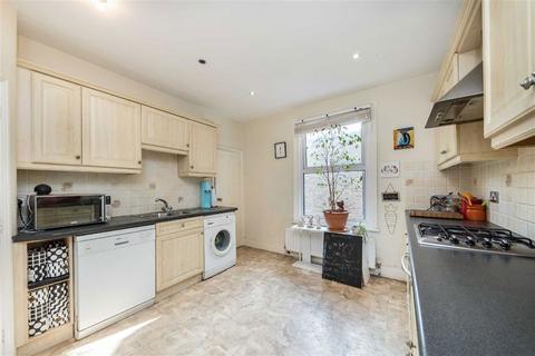 3 bedroom flat for sale, Wyndcliff Road, London SE7