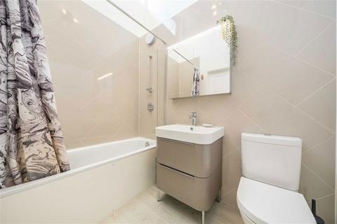 2 bedroom terraced house for sale, Victoria Way, London SE7