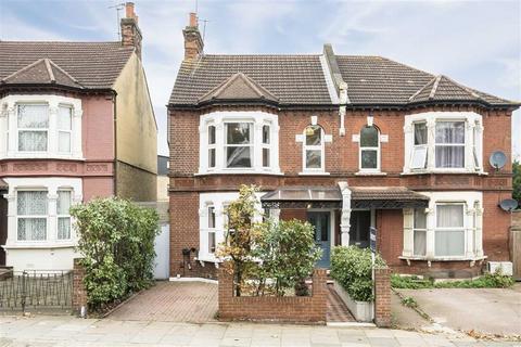 4 bedroom semi-detached house for sale, Little Heath, London SE7